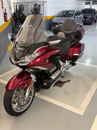 HONDA GL 1800 GOLD WING TOUR 